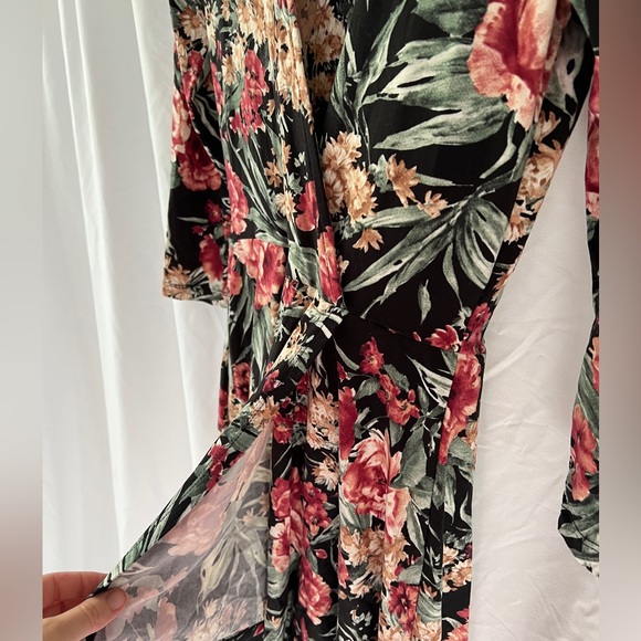 NWT Forever21 Floral Long Sleeve Wrap Style Dress - Picture 6 of 8